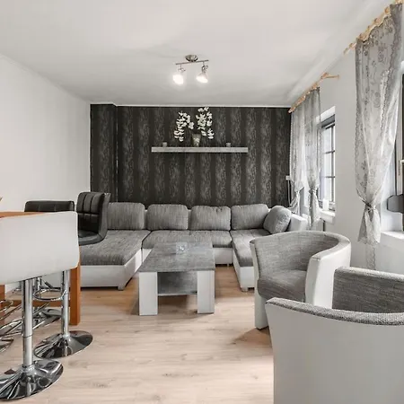 Holiday home Serene In With A Beautiful Garden